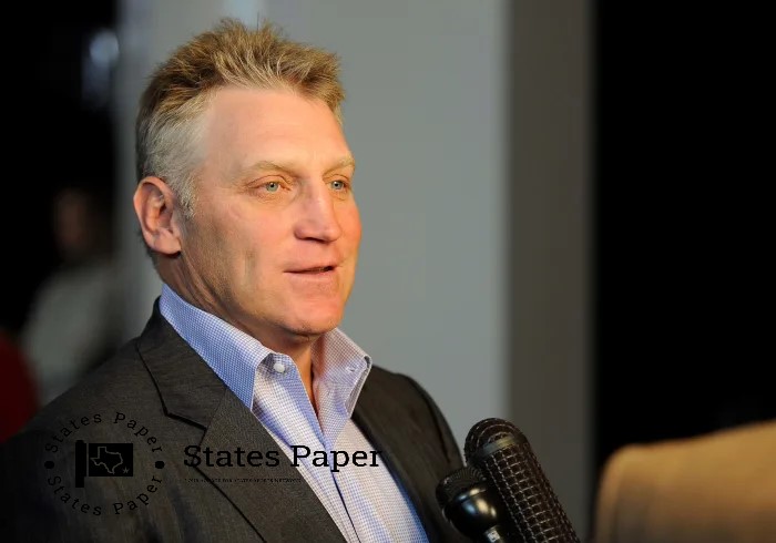 Blues Legend Brett Hull Stars in New Movie With Teemu Selanne